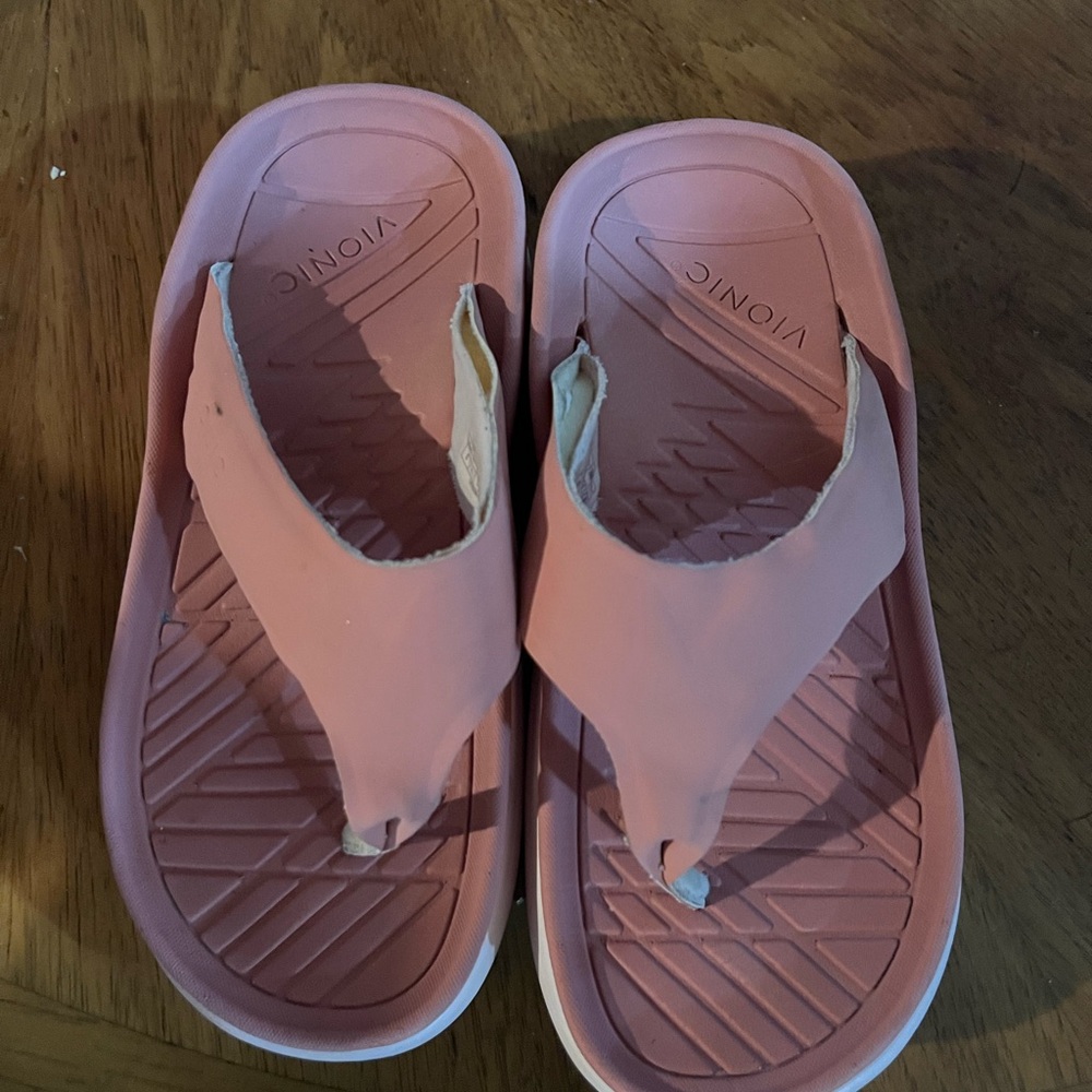 Vionic Pink Flip Flops